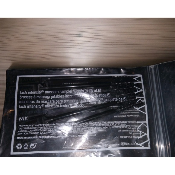 Lot Of 7 Mary Kay Foundation Brush Eye Applicators Mascara Wands NEW - Picture 6 of 6